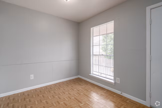 Pecan Villa Apartments photo 4