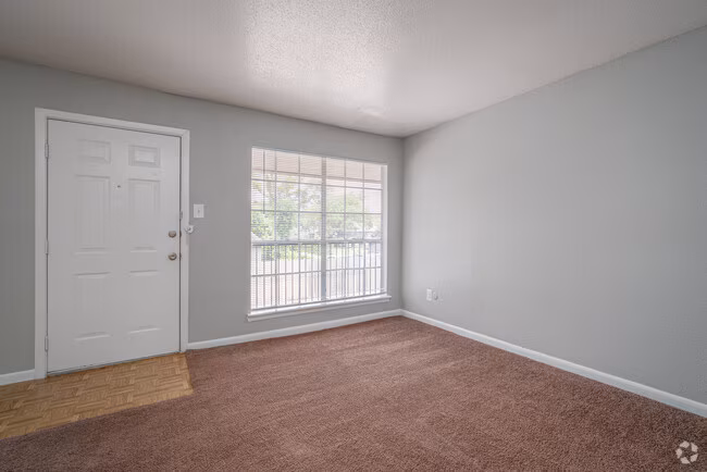 Pecan Villa Apartments photo 3
