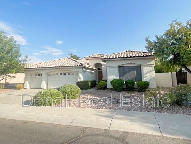 1955 E Drake Dr Tempe, AZ 85283 photo 2