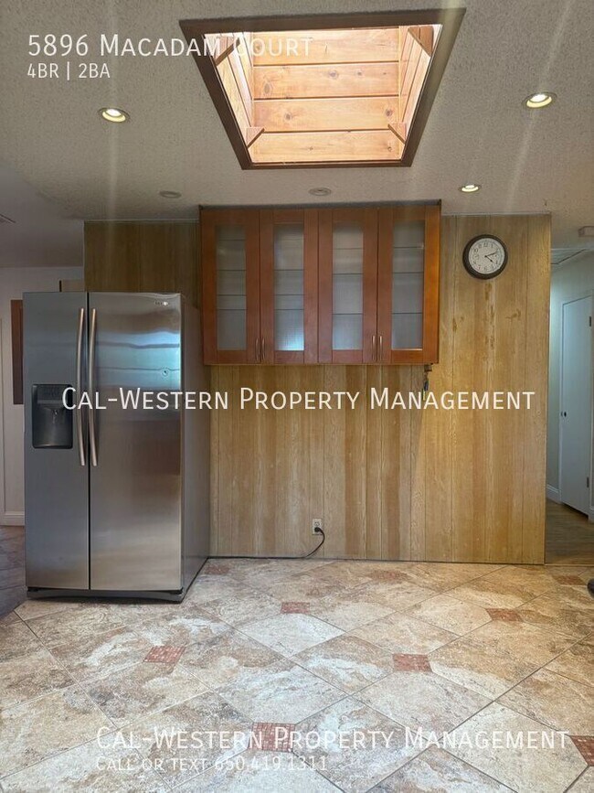 Single Family Home, 4 Bedroom 2 Bath Home on Corner Lot photo 3