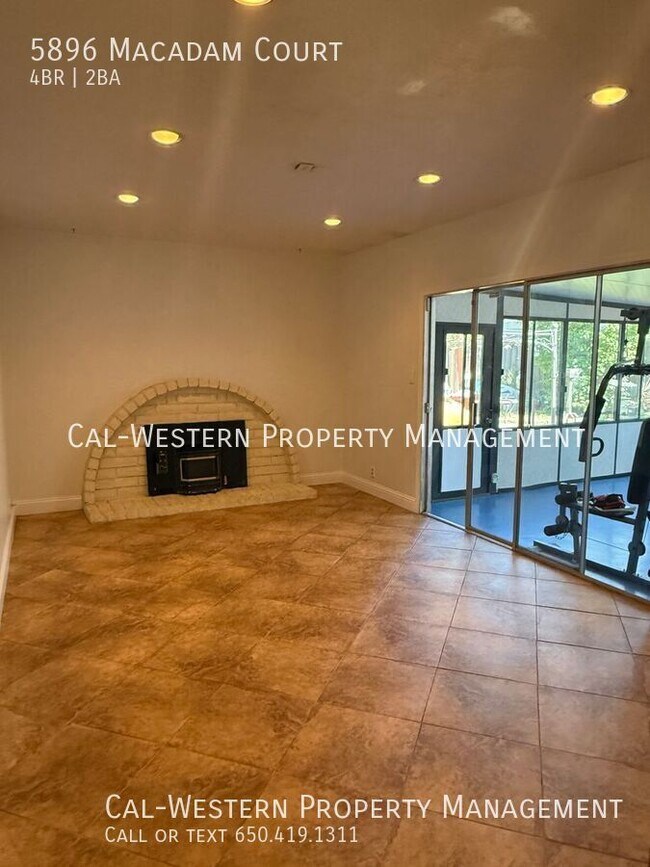Single Family Home, 4 Bedroom 2 Bath Home on Corner Lot photo 4