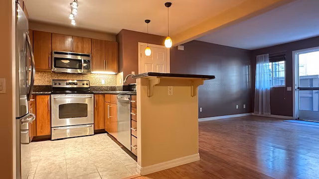 5404 Balboa Arms Dr San Diego, CA 92117 photo 2