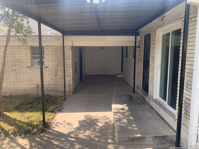 3915 Sherril Brook Rd San Antonio, TX 78228 photo 2