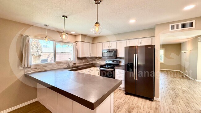 827 N 86th Way Scottsdale, AZ 85257 photo 3