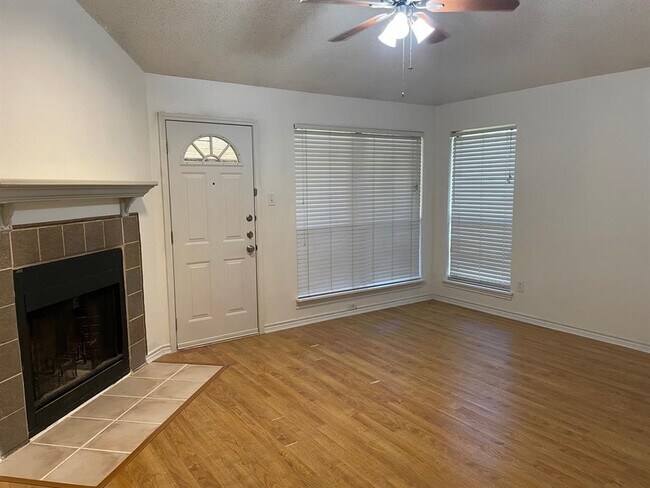 2205 Prairie Creek Trail Garland, TX 75040 photo 4