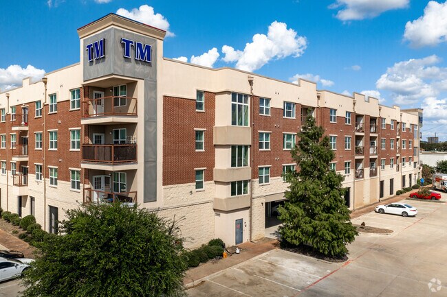 Trinity Mills Condominium photo 2