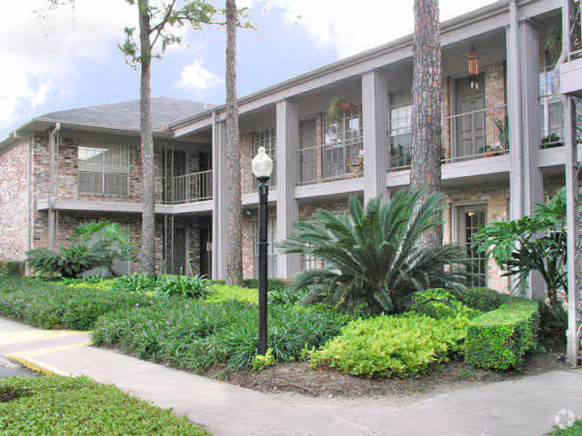 Memorial City Apartments photo 4
