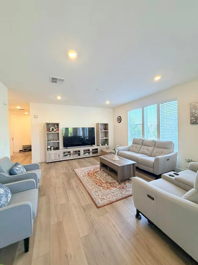 44908 Wisdom Rd Fremont, CA 94539 photo 4