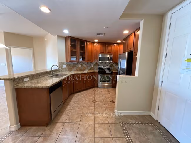 5350 E Deer Valley Dr Phoenix, AZ 85054 photo 4