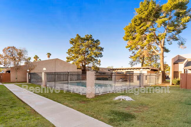 629 N Mesa Dr photo 3