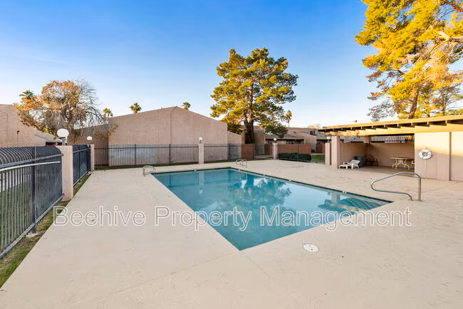 629 N Mesa Dr photo 2