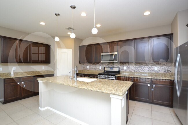 12039 W Briles Rd Peoria, AZ 85383 photo 4