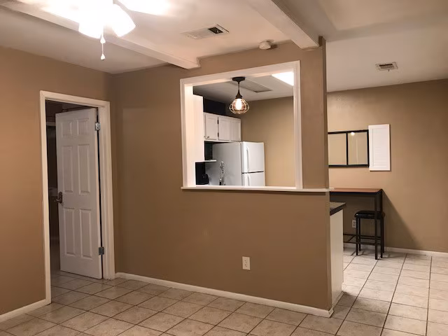 1624 Aquarena Springs Dr San Marcos, TX 78666 photo 4