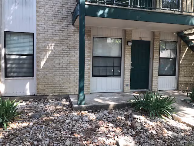 1624 Aquarena Springs Dr San Marcos, TX 78666 photo 5