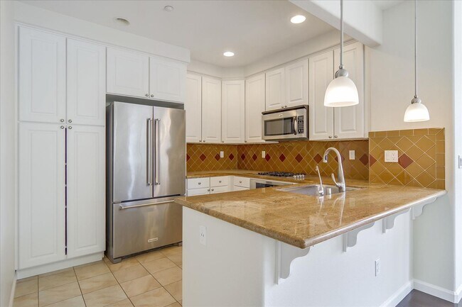 357 Bautista Pl photo 3