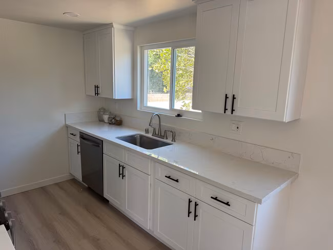 Vista Glen Apartments photo 4