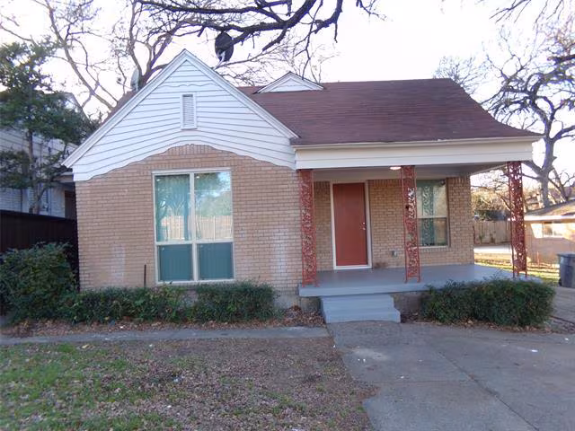 1515 S Vernon Ave Dallas, TX 75224 photo 2