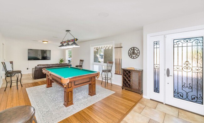 Rates Vary: photo 3