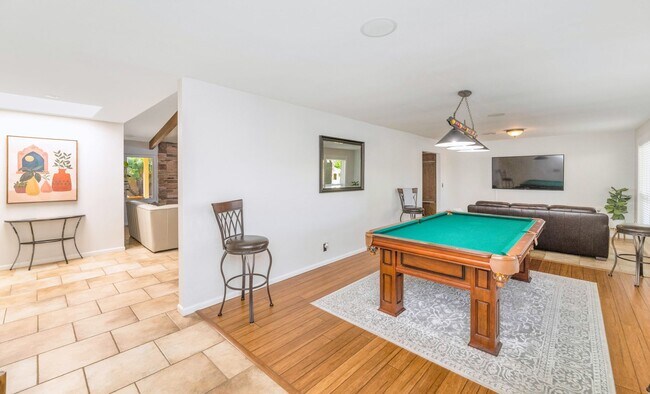 Rates Vary: photo 4