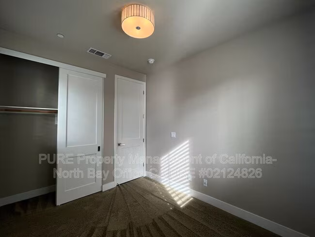 3681 Hemlock St Santa Rosa, CA 95403 photo 2