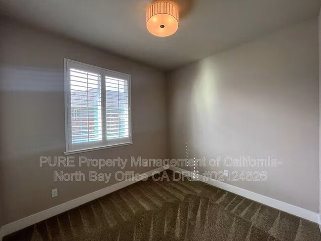 3681 Hemlock St Santa Rosa, CA 95403 photo 5