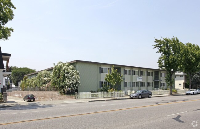 Bel Aire Apartments photo 2