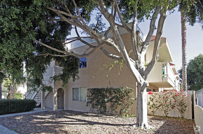 Waverly Apartments photo 2