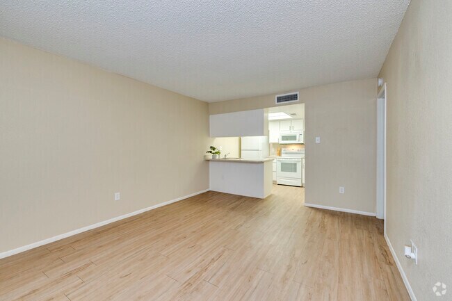 Desert Springs Apartments photo 5