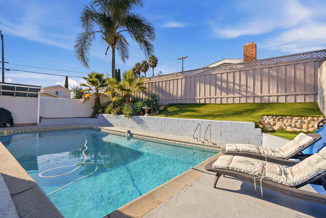 9452 Larrabee Ave San Diego, CA 92123 photo 2