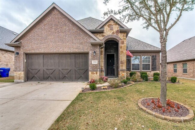 2520 Sabine Cir Royse City, TX 75189 photo 3