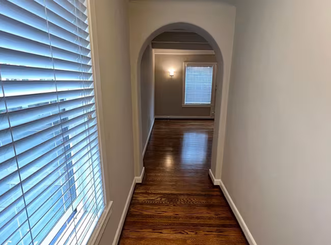 421 Summit Ave E Seattle, WA 98102 photo 2