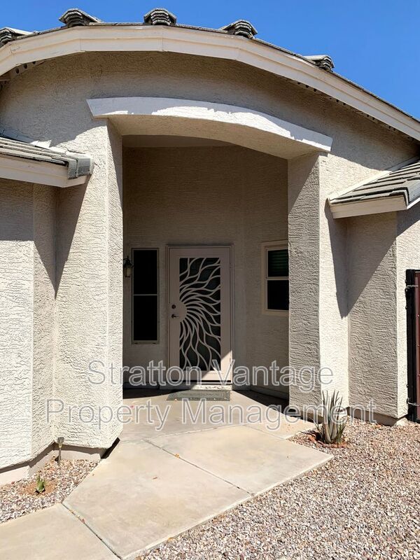 2410 W Mericrest Way photo 3