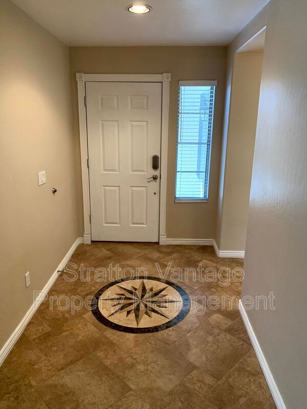 2410 W Mericrest Way photo 4