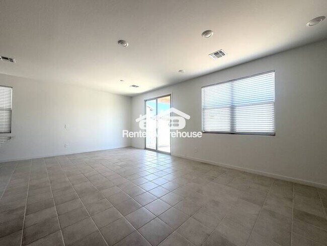 8825 W Albeniz Pl Tolleson, AZ 85353 photo 3