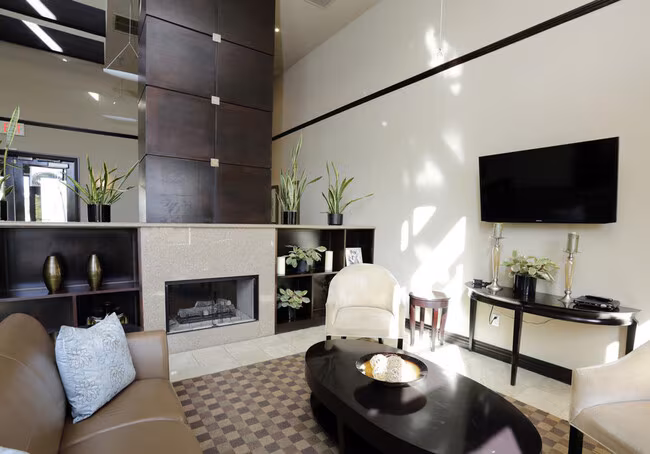 8775 Costa Verde Blvd San Diego, CA 92122 photo 2