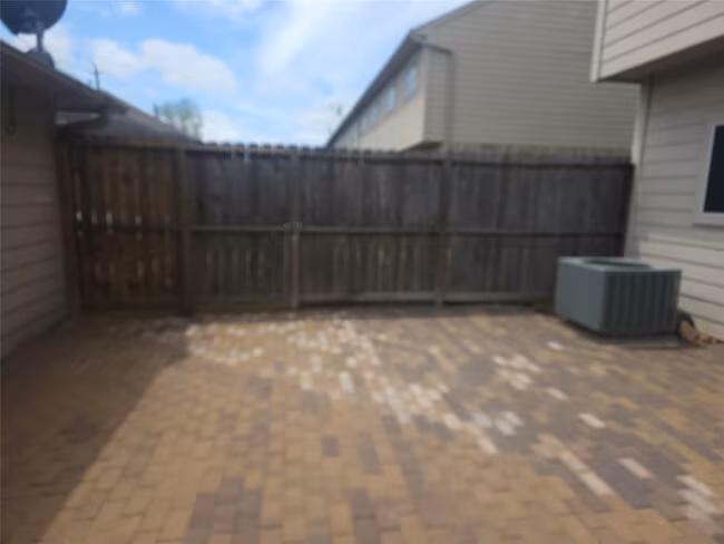 1063 Birnham Woods Boulevard, Pasadena, TX 77503 photo 4