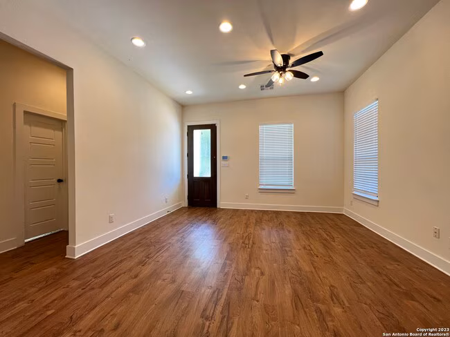 118 Stella St San Antonio, TX 78203 photo 3