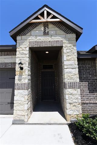 4713 Avion Drive, Sanger, TX 76266 photo 2