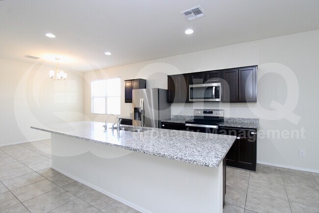 1238 East Denvil Drive, Casa Grande, AZ 85122 photo 2