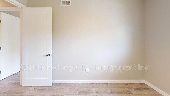 4812 54th St San Diego, CA 92115 photo 5