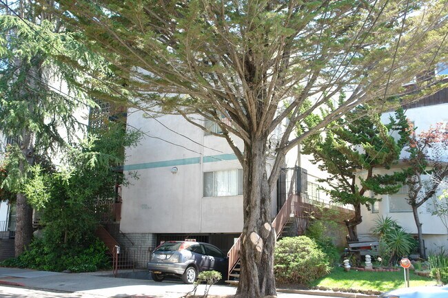 2529 Benvenue Avenue, Berkeley, CA 94704 photo 2