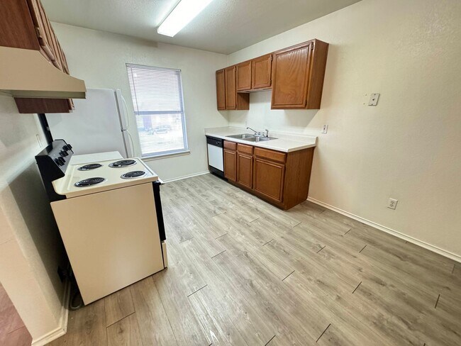 1605 Benttree Dr Killeen, TX 76543 photo 5