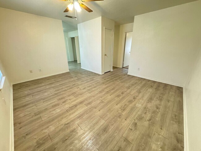 1605 Benttree Dr Killeen, TX 76543 photo 4