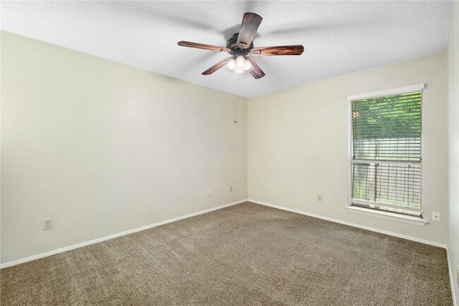 12204 Tyson Cove Austin, TX 78758 photo 5