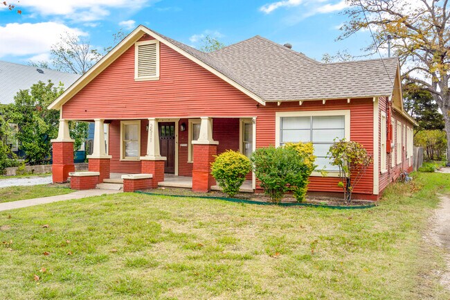 2511 Lipscomb Street, Fort Worth, TX 76110 photo 4