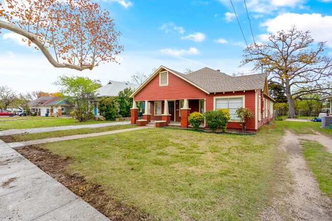 2511 Lipscomb Street, Fort Worth, TX 76110 photo 3