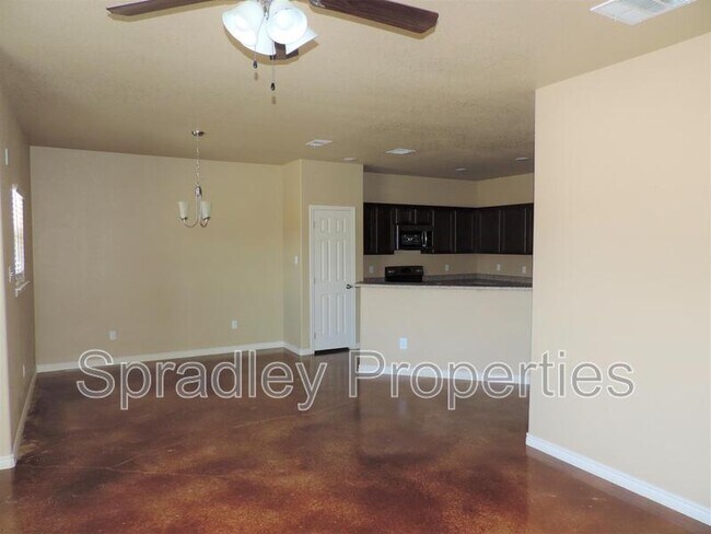 915 Laila Ln Belton, TX 76513 photo 3