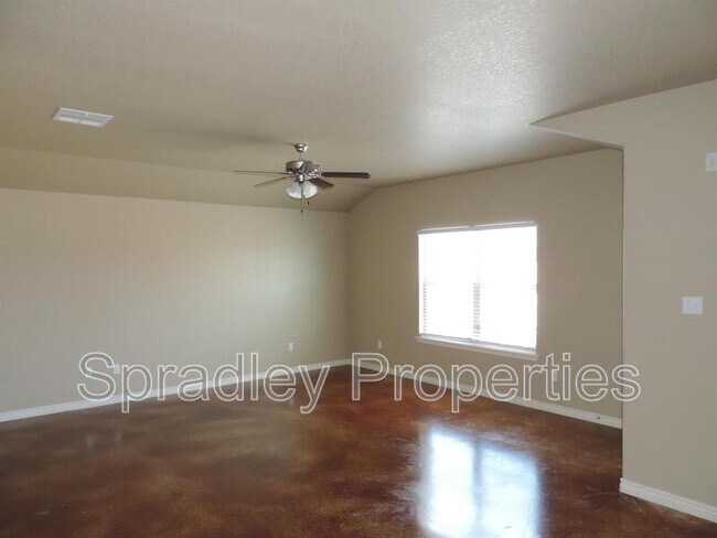 915 Laila Ln Belton, TX 76513 photo 2