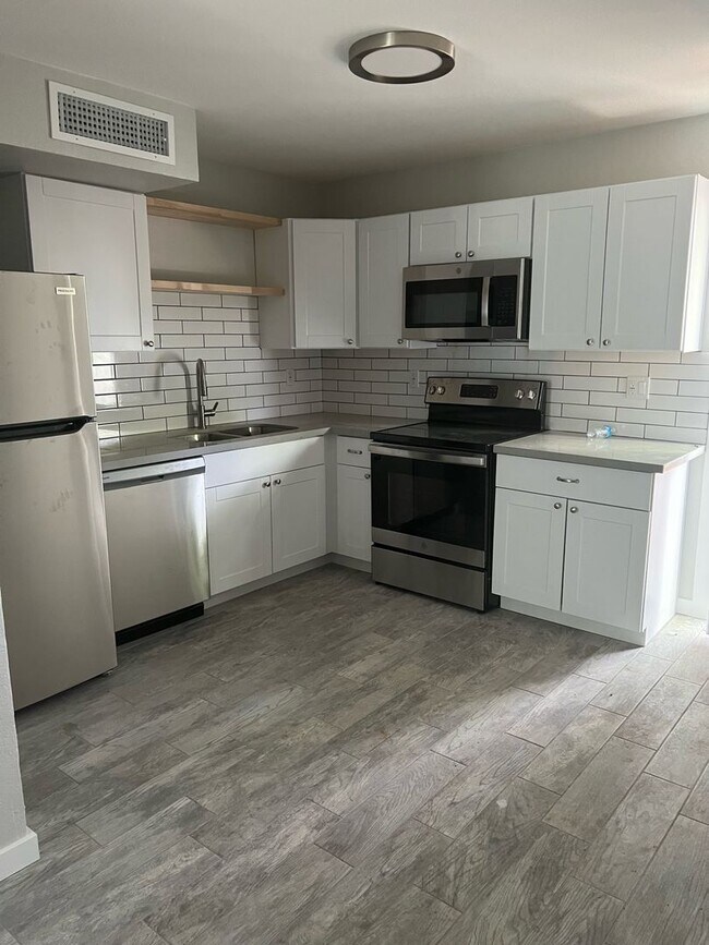 12717 W AMY DR #3 photo 4