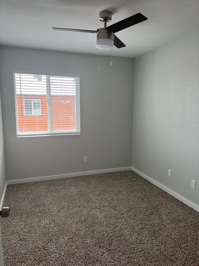 12717 W AMY DR #3 photo 5